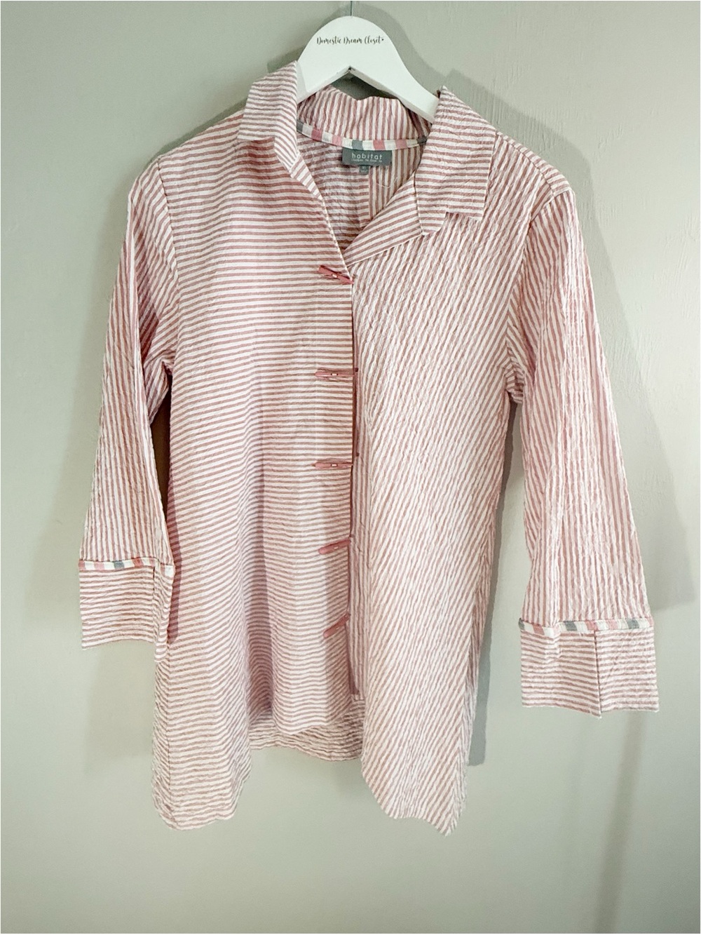 HABITAT Women’s Red White Stripe Button Up Top Unique Buttons Lagenlook Size XS.